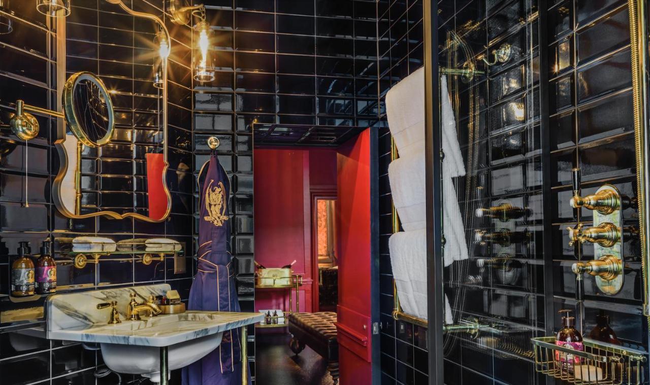 Chateau Denmark Londra Esterno foto The interior of the restaurant