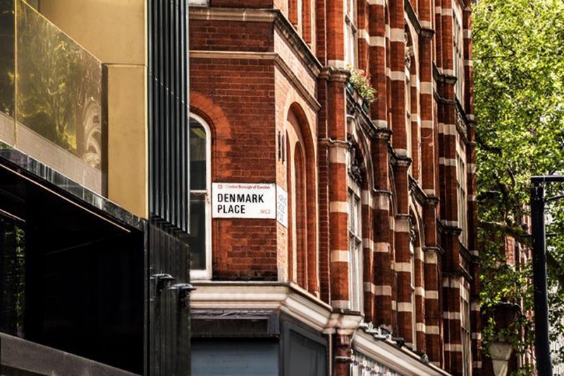 Chateau Denmark Londra Esterno foto Denmark Place